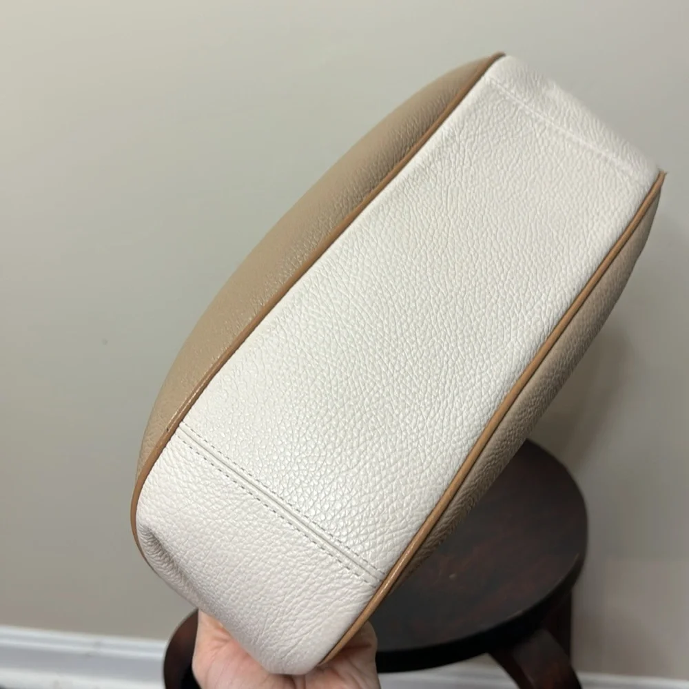 Coach Tan Leather Hobo Beige Handbag‎ Wallet Casual Bag EUC